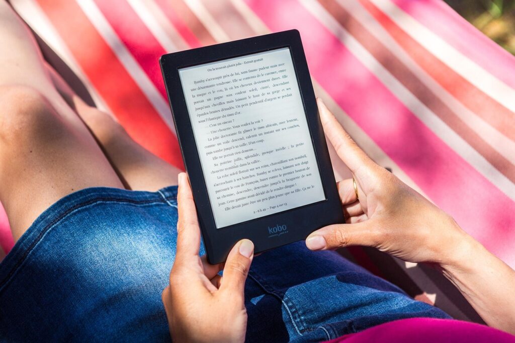 reading light, tablet, kobo, reading, digital, e-reader, reader, book, holiday, relaxation, hammock, nature, summer, books